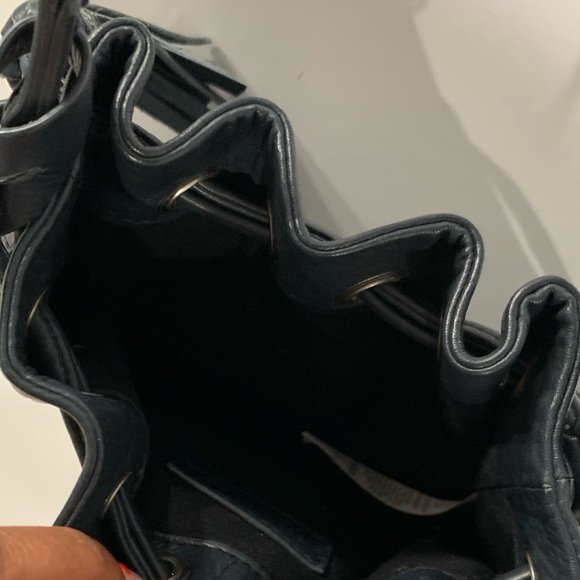 Topshop navy blue Drawstring bucket Crossbody Bag - Picture 4 of 9